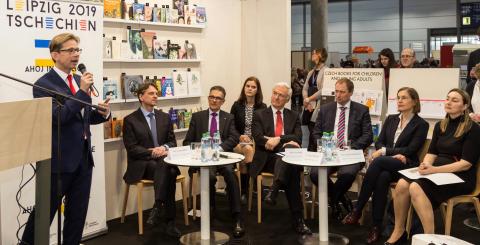 Martin Krafl begrüßt die Teilnehmer der Pressekonferenz in Leipzig